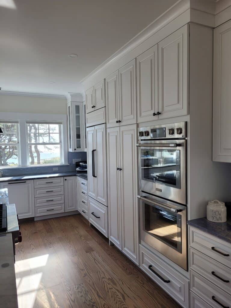 White Kitchen Cabinets